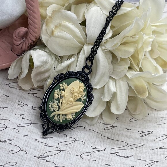 Green Lily of the Valley Cameo Summer Pendant Necklace black Charm Wedding Gift - Picture 4 of 16